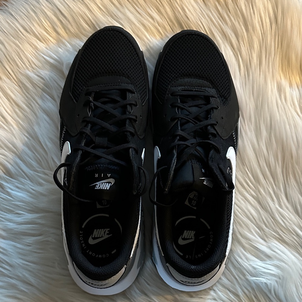 Nike Air Max Black and White Sneakers - Picture 6 of 10